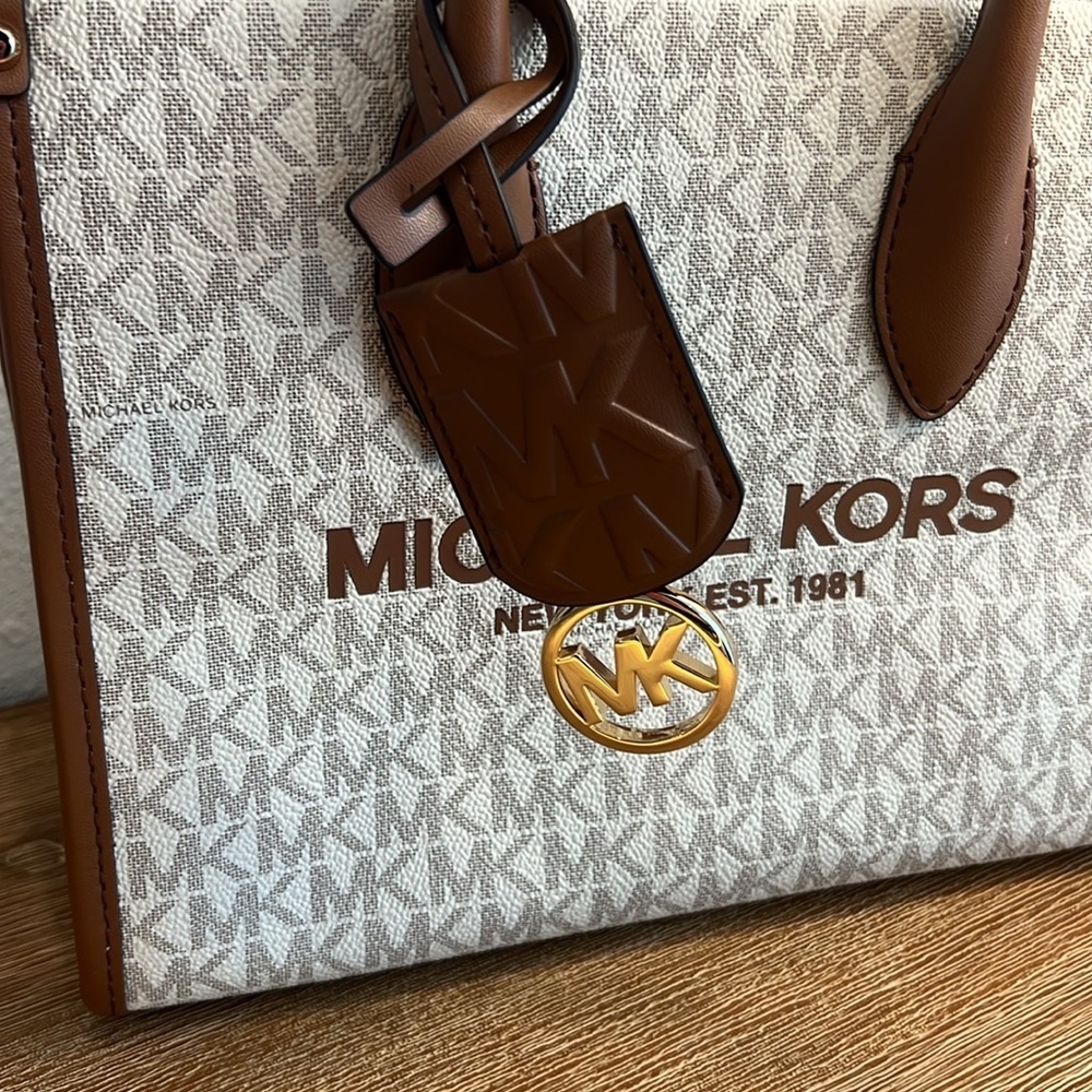 nwt MICHEAL KORS Mirella Small Logo Tote Bag Shopper VANILLA/ BROWN - Picture 8 of 8